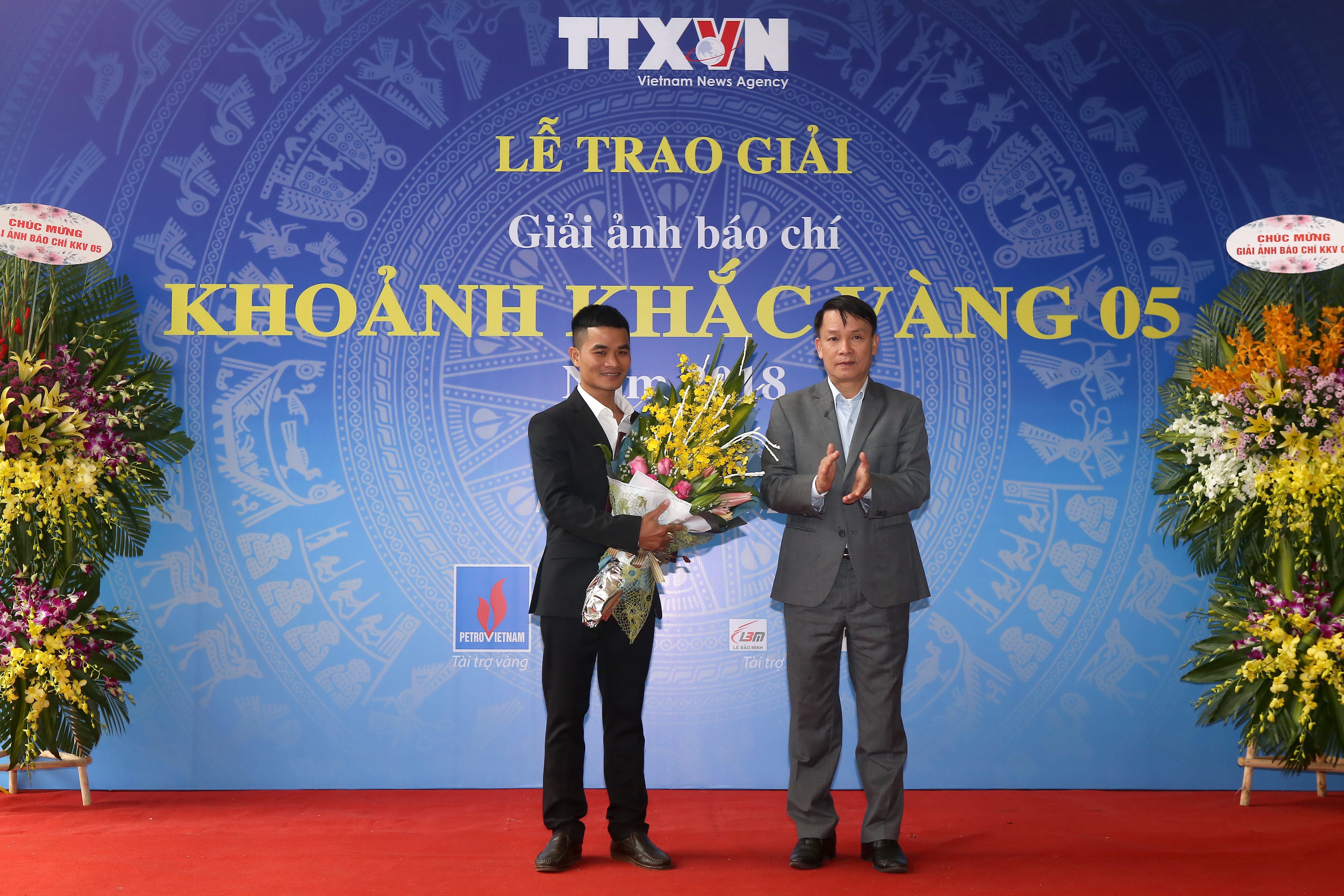 Lễ trao giải ảnh báo chí “Khoảnh khắc vàng 05”